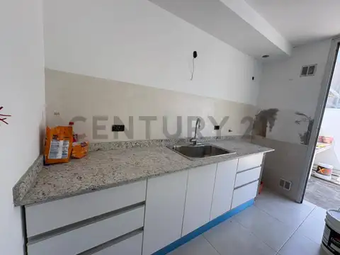 Duplex de 2 dormitorios en venta en Ringuelet