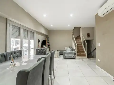 Depto Tipo Casa en Venta de 4 ambientes