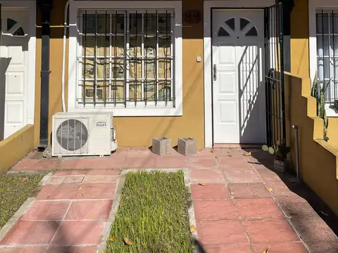 Depto Tipo Casa en Alquiler de 3 ambientes