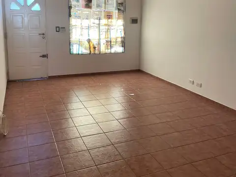 Depto Tipo Casa 3 ambientes con 2 baños