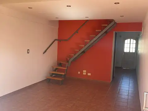 Depto Tipo Casa en Alquiler en Ituzaingo, $ 950.000