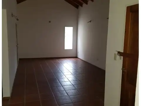 Casa en Venta con 3 cocheras