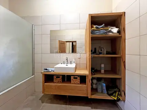 Casa 6 ambientes con 2 baños