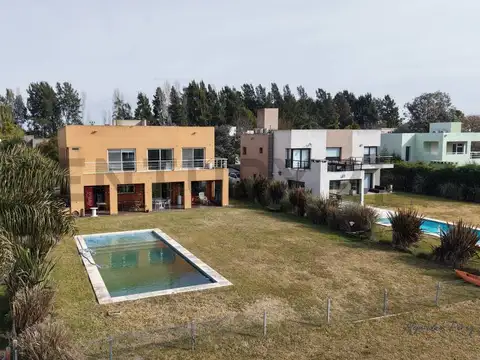 Casa en Venta de 5 dormitorios