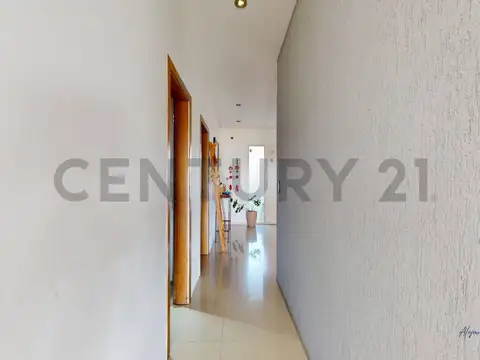 Casa 6 ambientes con 4 baños
