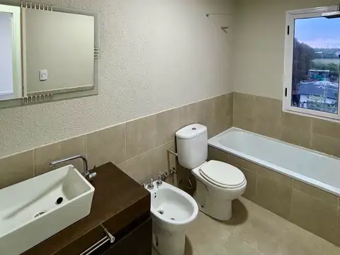 Departamento en Alquiler con 1 cocheras