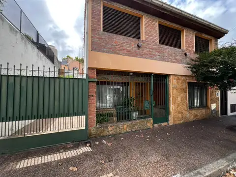 Casa 5 ambientes en venta en Martínez