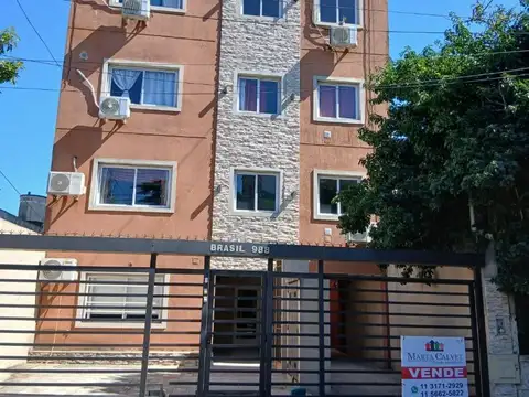 Semipiso 2 ambientes en Villa Sarmiento con cochera