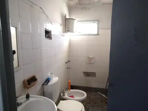 Casa 5 ambientes con 1 baño