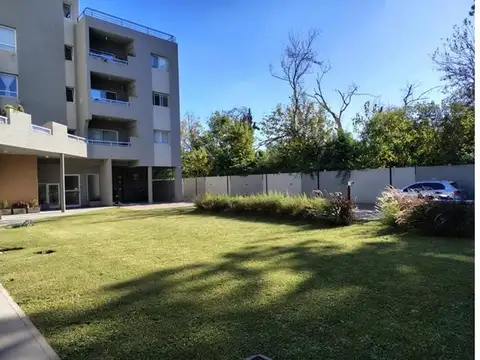 DEPARTAMENTO MUY BUEN ACCESO