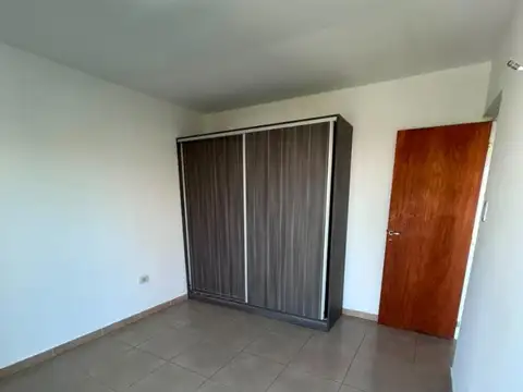 La Rioja 100, Piso 7