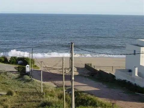 Casa 6 ambientes con 4 baños