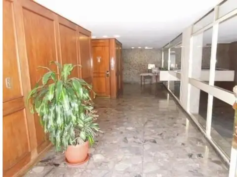 Av Gral Luis Maria Campos 1100