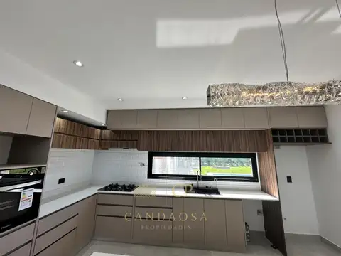 Sgcasa Premium Barrio San Sebastian Area 1 100