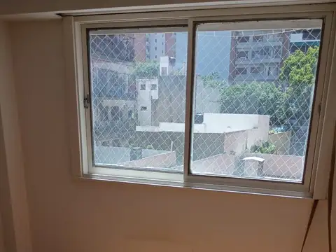 CABALLITO. DOS AMBIENTES EN EXCELENTE UBICACIÓN. LUMINOSO.