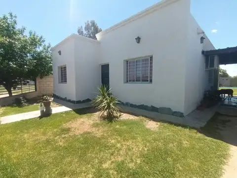 Avenida Fuerza Aerea Argentina 100