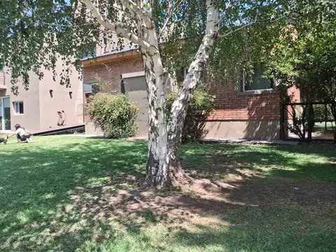 Venta De Casa De 4 Dormitorios En B° Privado Las P 2500