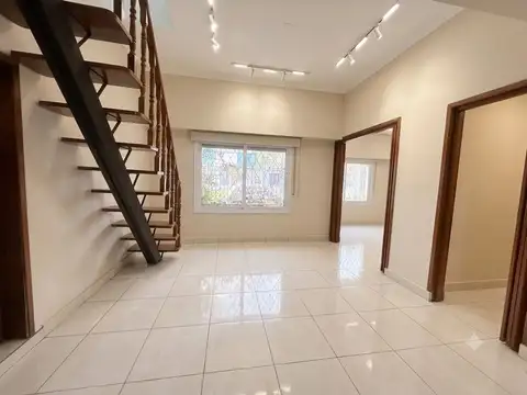 Depto Tipo Casa en Venta con 1 cocheras