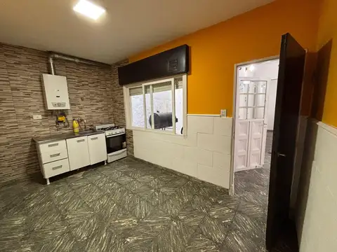 ALQUILER - 3 Dormitorios con Patio en Pichincha