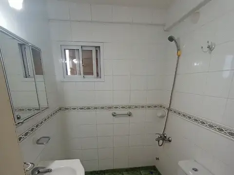 Av. General Paz 15200, Piso 15