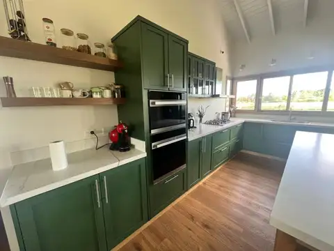 VENTA CASA CON VISTA AL LOGO , CHACRAS DE LA CRUZ