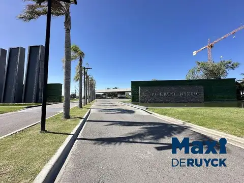 Terreno en Venta 44  mts Fondo