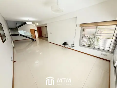 Casa en Venta en Alberdi, USD 650.000