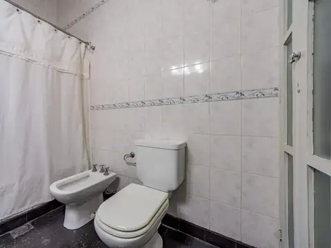 VENTA | PERMUTA - Casa interna 4 dormitorios - Pichincha, Rosario - APTO CRÉDITO.