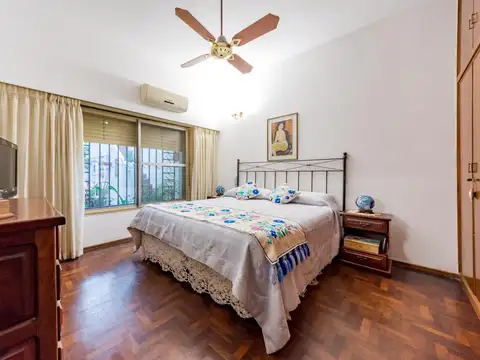 Casa 6 ambientes con 2 baños