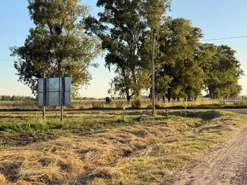 Loteo en el campo en el apacible y encantador pueblito de Salvador María, Segunda Circunvalación y calle 13