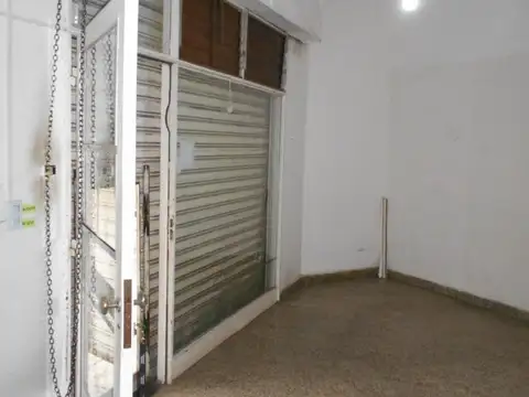 Local en alquiler en esquina en Don Torcuato