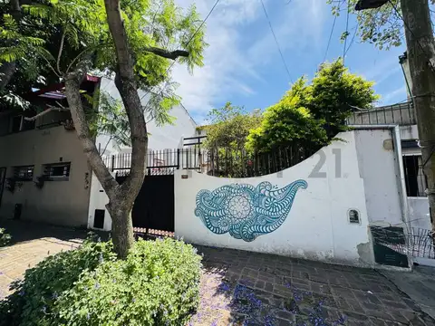 Venta de Casa cálida y luminosa de 4 amb con patio y parrilla, en el corazón de Florida!