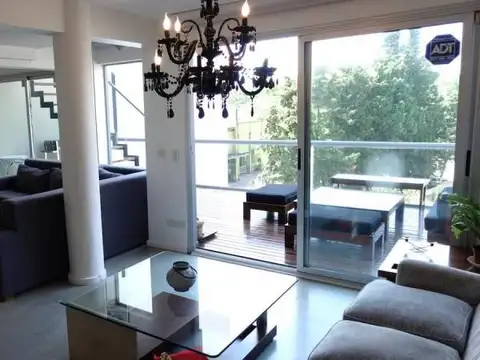 Duplex en venta 4 ambientes en Las cañitas con terraza y cochera vista al polo.