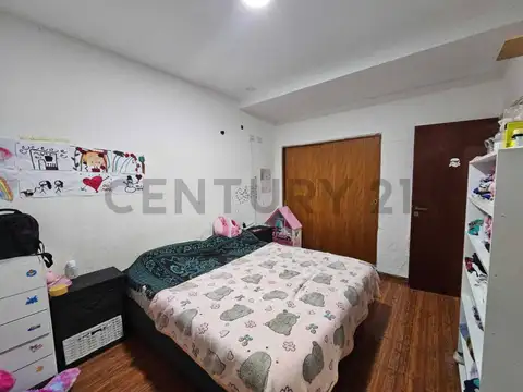 Oficina 5 ambientes con 2 baños
