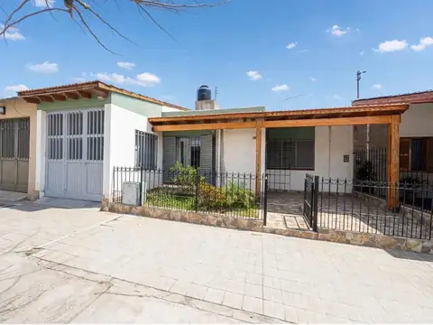 CASA DE 4 HABITACIONES EN BARRIO ALIMENTACION 