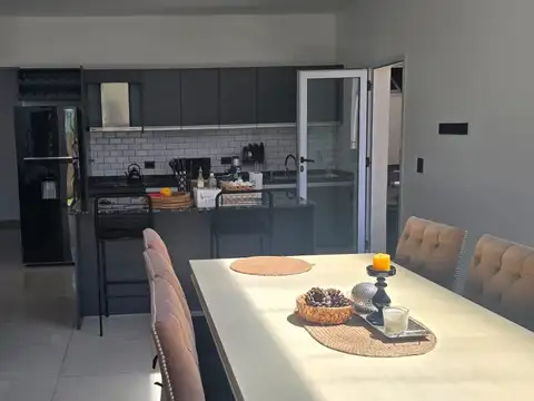 Casa en Venta en Countries y Barrios Cerrados en Esteban Echeverria, USD 340.000