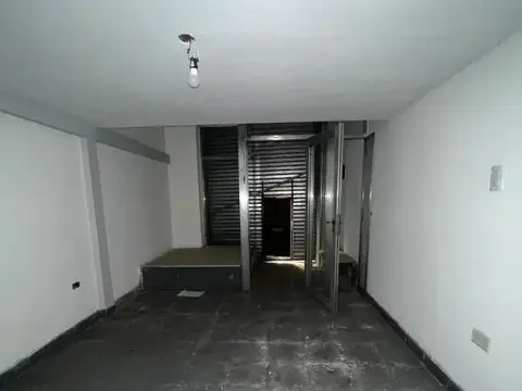 Venta Local , zona comercial  en Monserrat