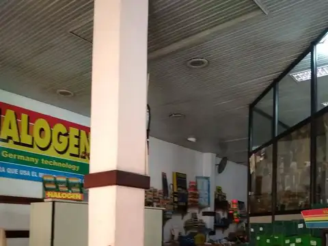 RETASADO Gran local en San Telmo 2000 m2   900 m2 de Terraza. EEUU y Defensa.