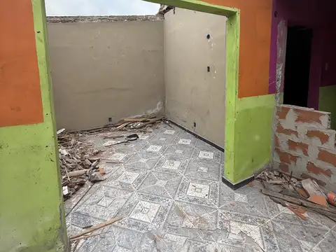 LOTE CON MEJORAS ESQUINA REMIGIO LOPEZ Y AZCUENAGA