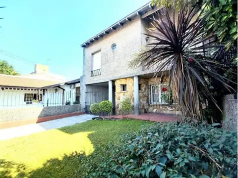 Casa 4 ambientes-Castelar norte