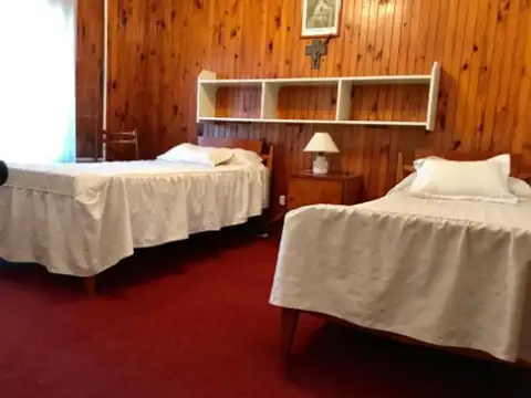 Casa en Venta con 3 cocheras