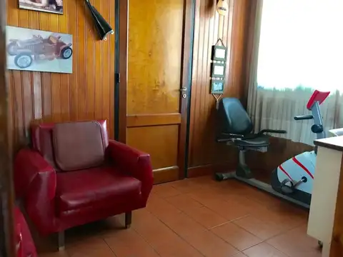 Casa en Venta con 3 cocheras