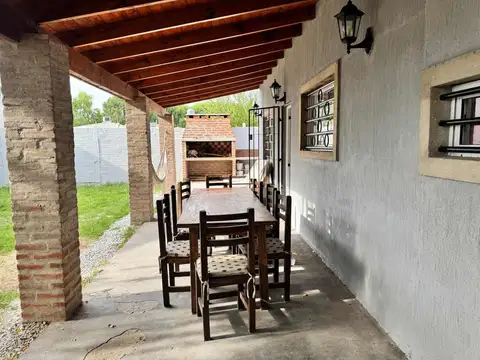 Casa en alquiler temporario - 2 Dormitorios 1 Baño - Santa Teresita