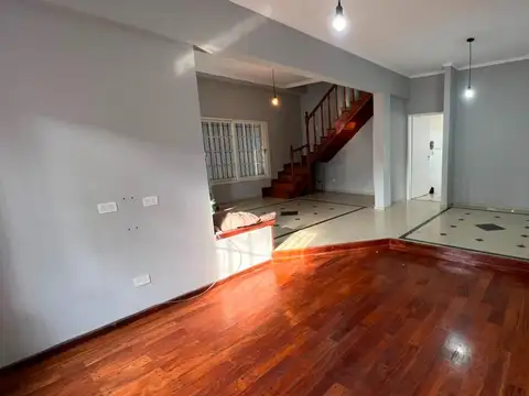 Casa 4 ambientes con 3 baños