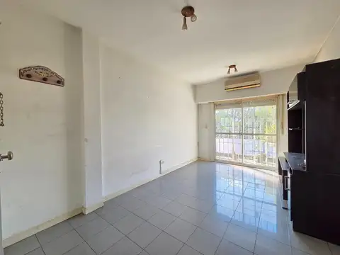 DEPARTAMENTO, 2 AMBIENTES EN VENTA, MORON.