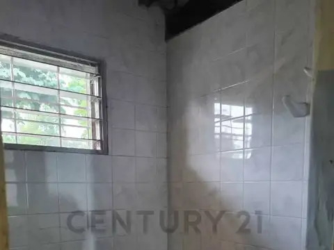 505 y 142 Hernandez - Casa Quinta 2 dormitorios - USD 98.000