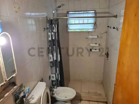 505 y 142 , Piso 0