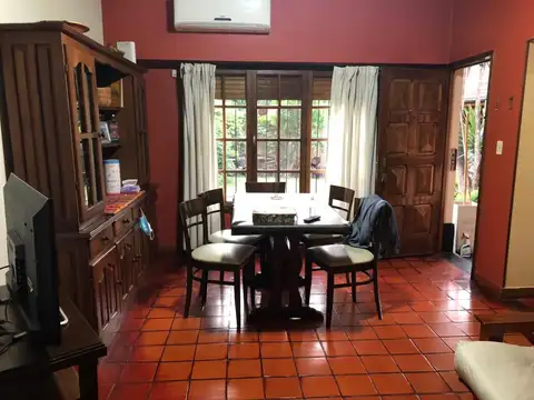 Casa 3 ambientes con 2 baños