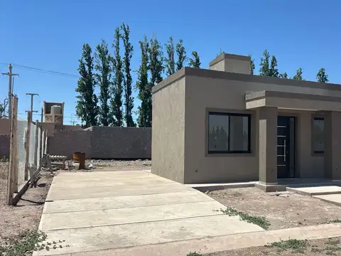Casa 3 ambientes con 1 baño