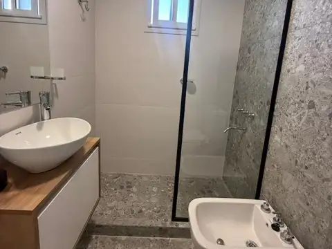 Hermoso departamento reciclado a nuvo y equipado.
